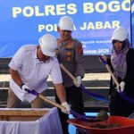 Picsart_25-08-07_08-16-18-065