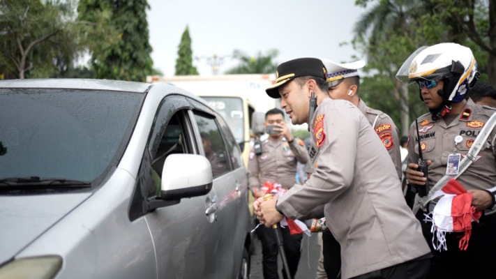 Picsart_25-08-07_15-10-39-979