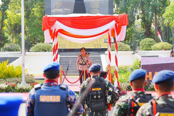 Picsart_25-08-22_03-10-38-879