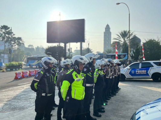 Picsart_25-08-24_04-39-04-254