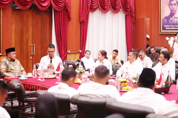 Picsart_25-10-23_18-41-47-567