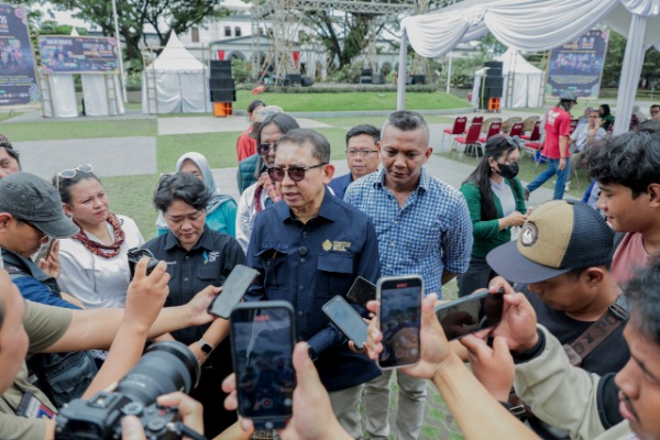 Picsart_25-10-25_18-25-06-095