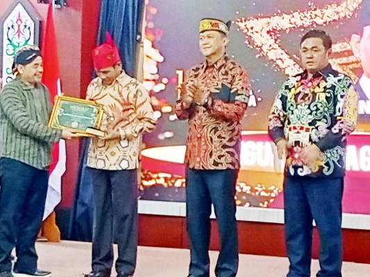 Picsart_25-11-13_09-35-56-028